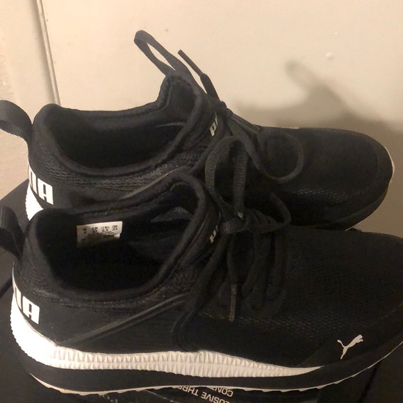 Puma Shoes - Puma soft foam optimal comfort. (Black and white)